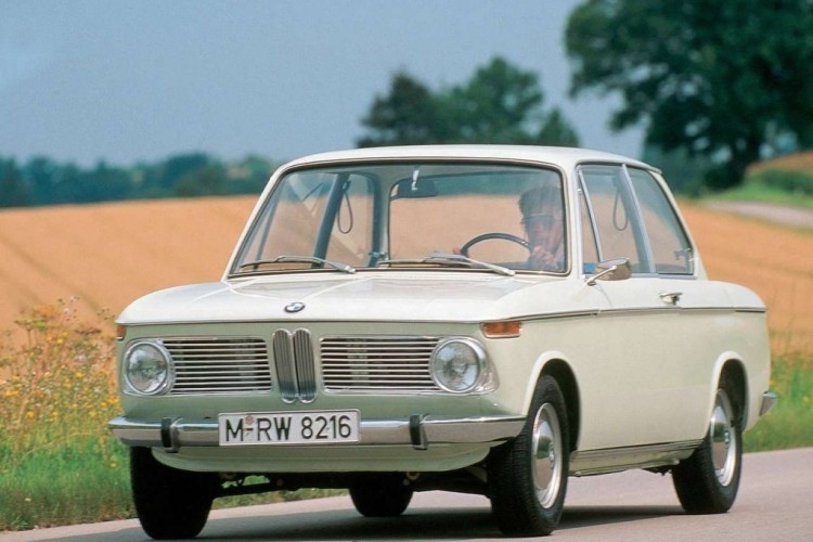 BMW 2002 introduced in 1968 (Photo BMW Blog)